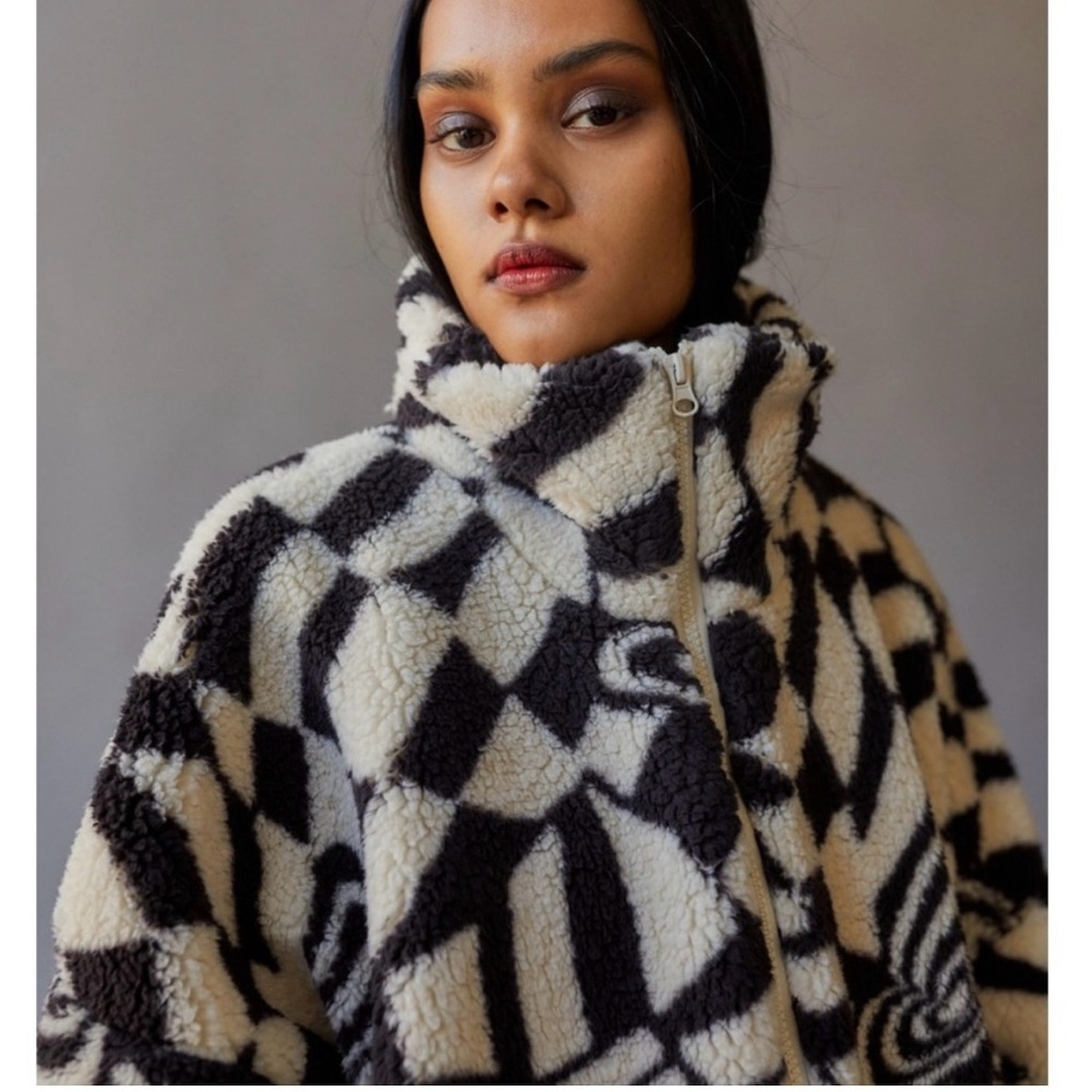 NEW Urban Outfitters Olivia Print Sherpa Jacket - Picture 5 of 5